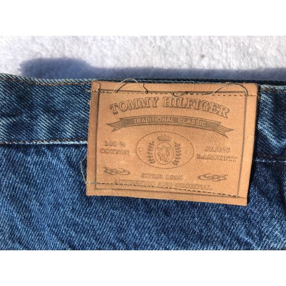 Boot Cut Blue Jeans . Size: 34 . Tommy Hilfiger - Picture 4 of 6
